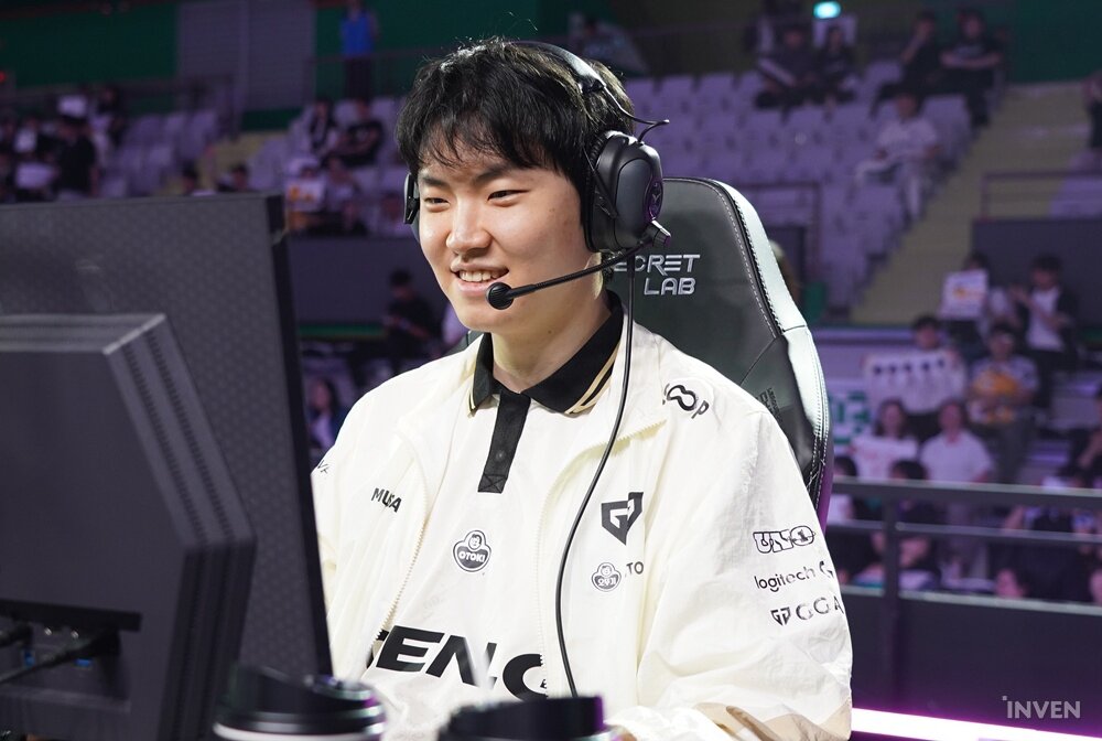 LCK 선발전 4라운드에서 KT를 3:0으로 꺾은 젠지 e스포츠 선수