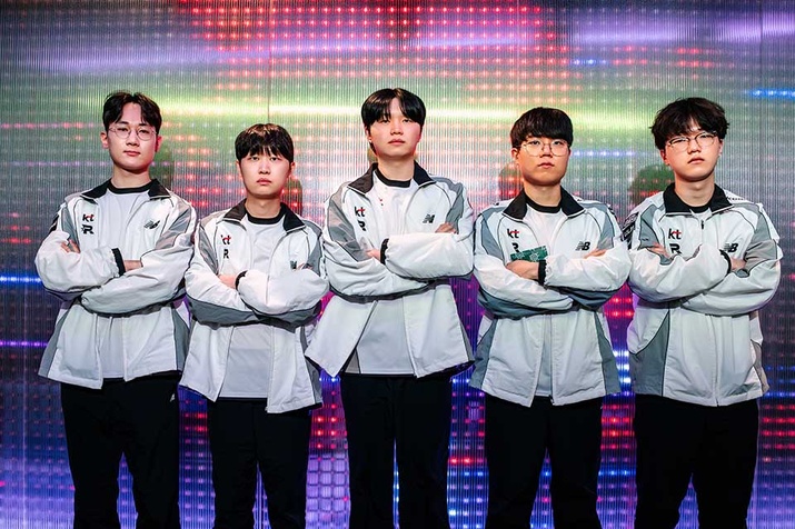 LCK 선발전 2라운드에서 승리한 KT 롤스터 선수단
